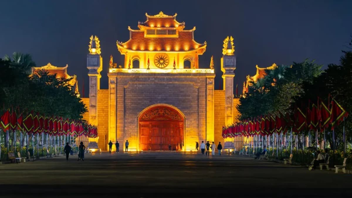 Khu Di tích lịch sử Đền Hùng