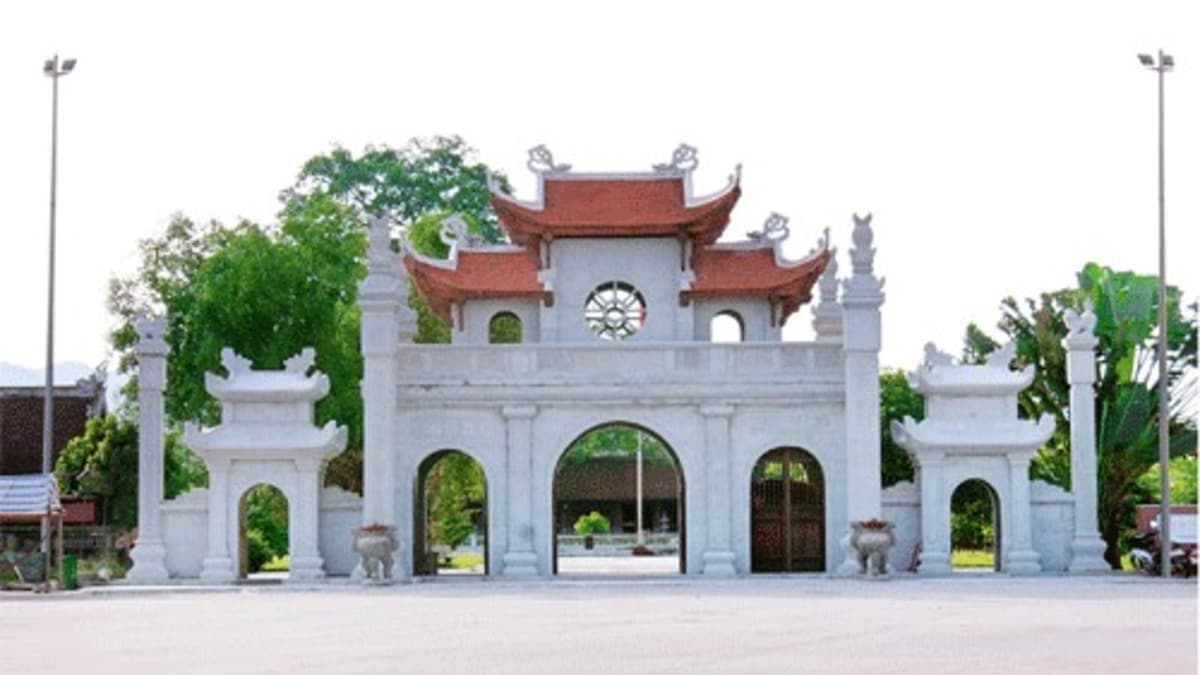 Đền Quốc Mẫu Âu Cơ