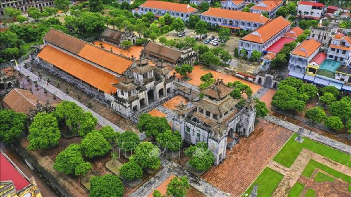 Cathédrale en pierre de Phát Diệm - ảnh địa điểm 2