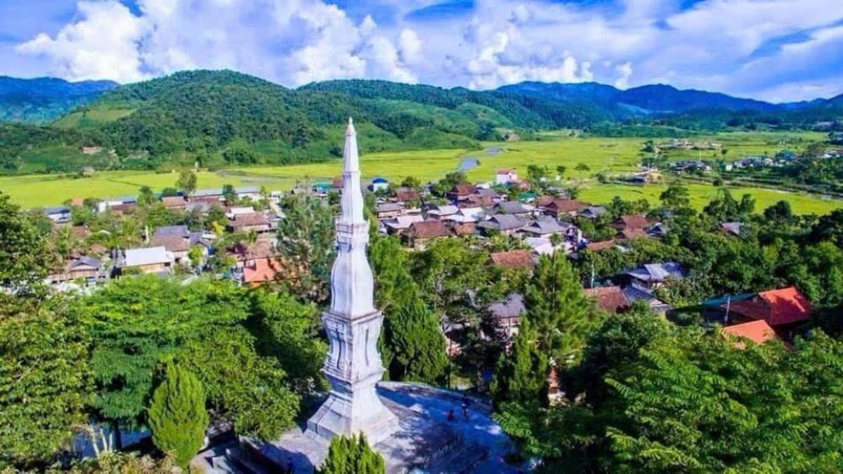 Tháp cổ Mường Và