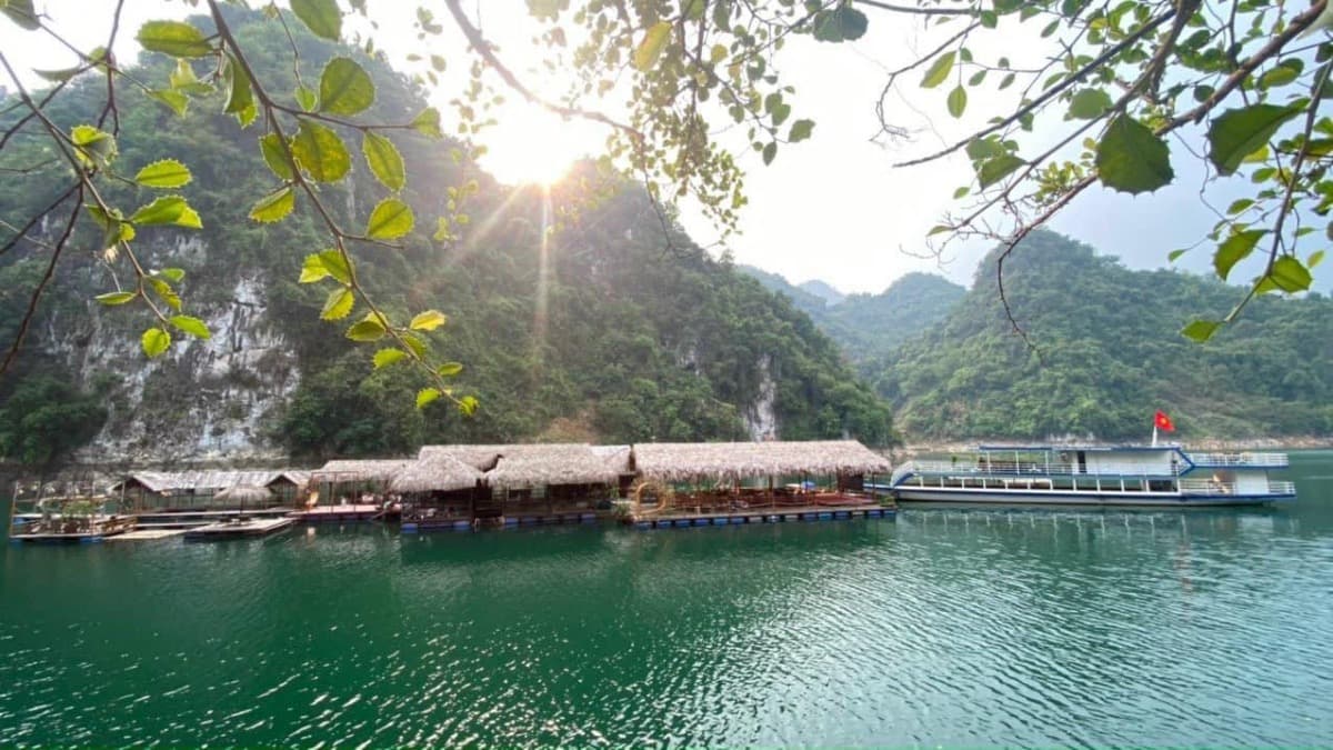 Vịnh Uy Phong - Quỳnh Nhai - location photo 2