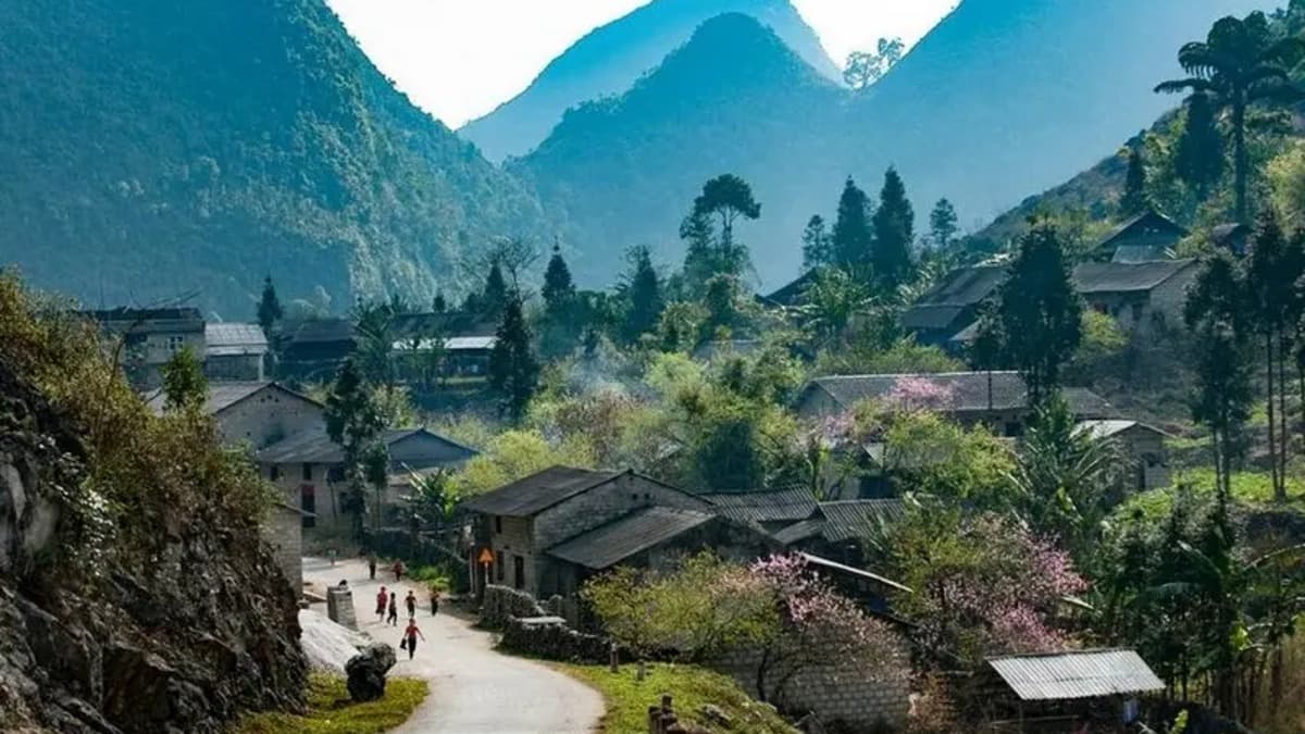 Làng văn hóa du lịch Lũng Cẩm