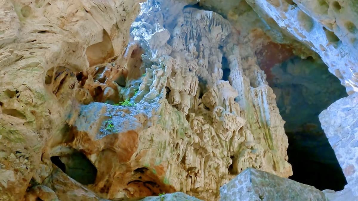Hang Huyện - ảnh địa điểm 2