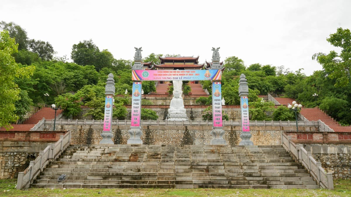 린꽝 사원 (Chùa Linh Quang) - ảnh địa điểm 6