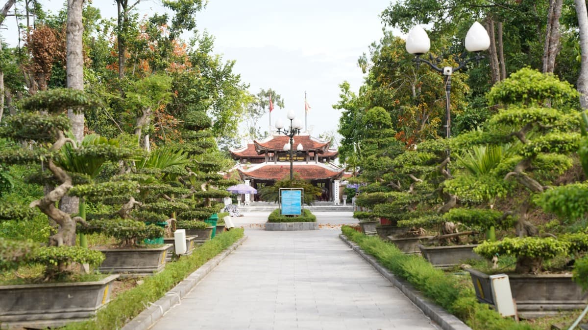 Temple de l'Empereur Quang Trung - ảnh địa điểm 3