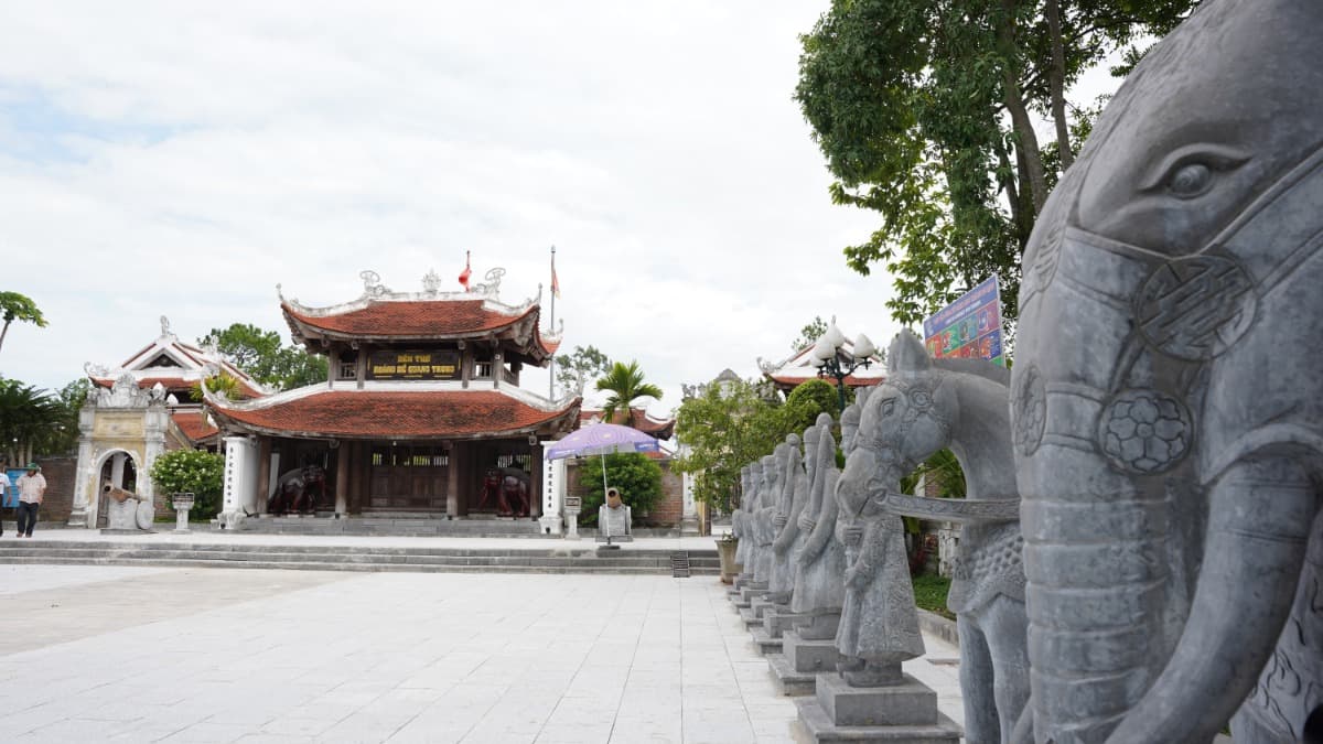 Temple de l'Empereur Quang Trung - ảnh địa điểm 6