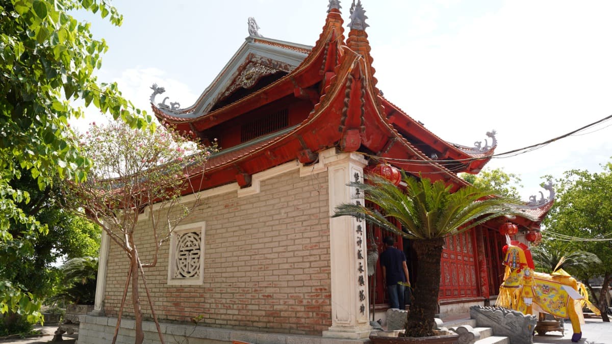 Đền Ông Hoàng Mười