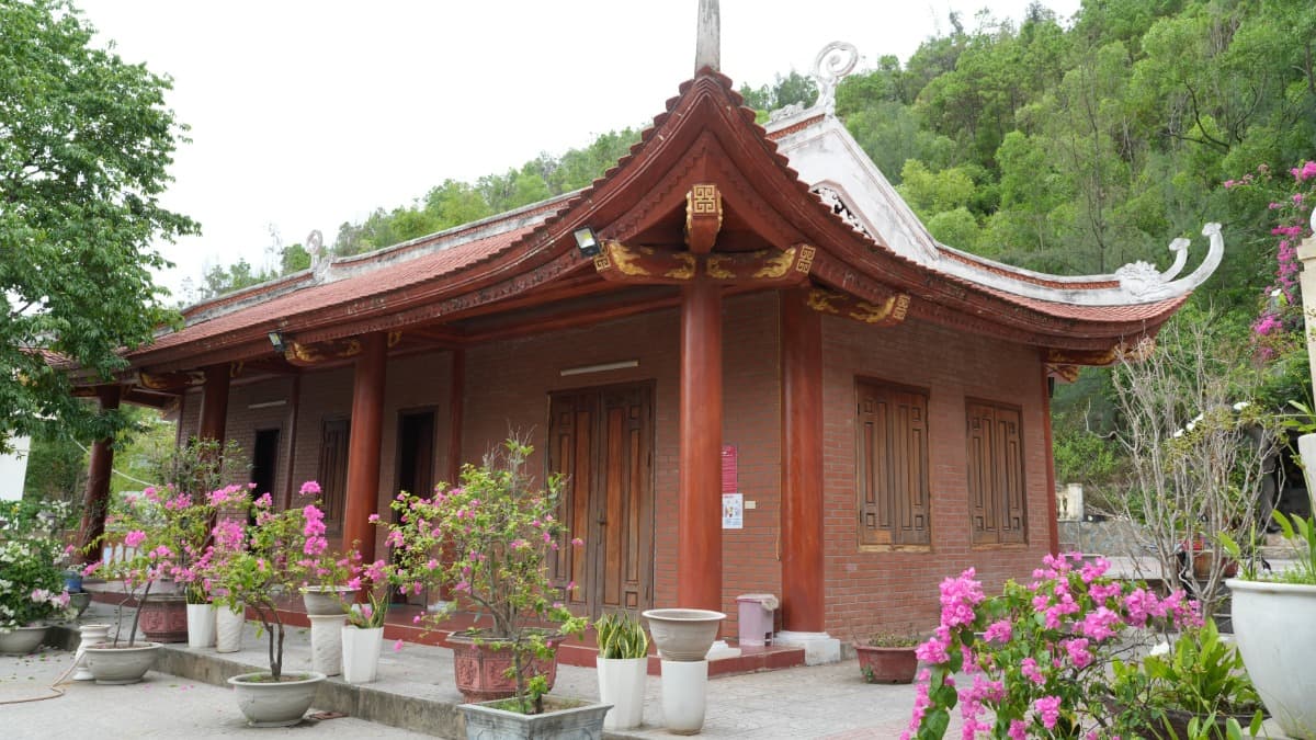 Chùa Long Hải