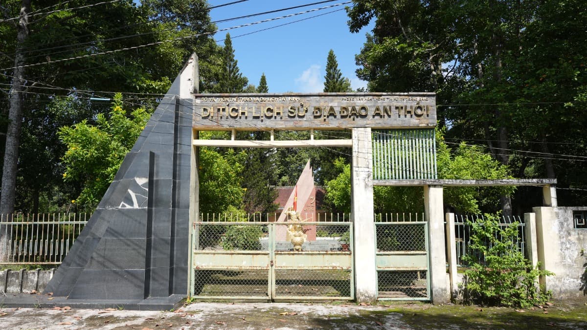 Di tích địa đạo An Thới