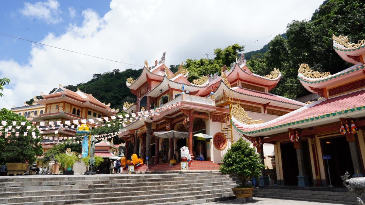 Chùa Linh Sơn Thiên Thạch  - ảnh địa điểm 6