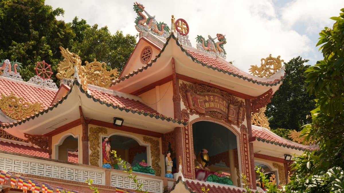 Chùa Linh Sơn Thiên Thạch 