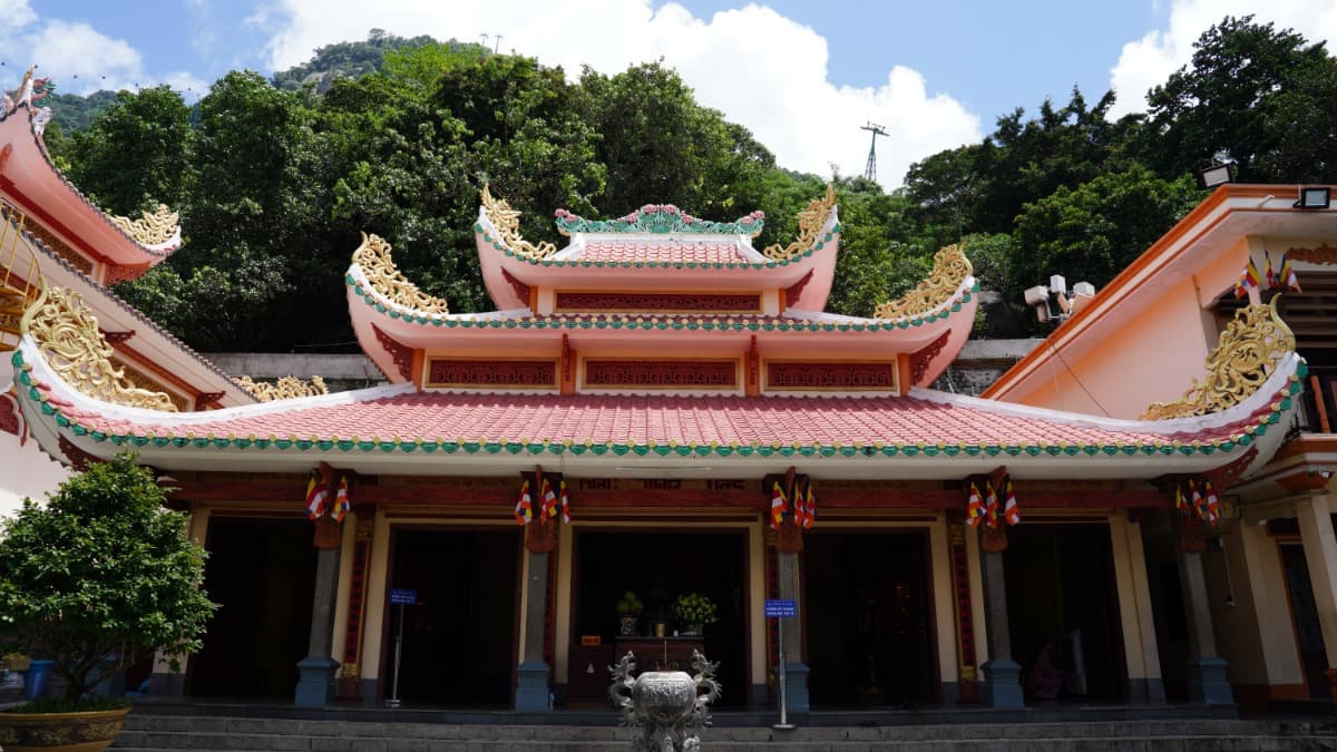 Chùa Linh Sơn Thiên Thạch  - ảnh địa điểm 4
