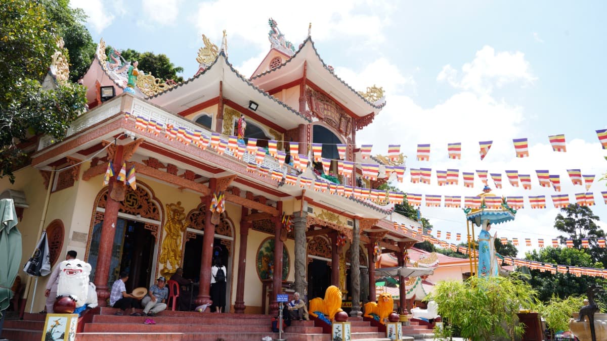 Chùa Linh Sơn Thiên Thạch  - ảnh địa điểm 2