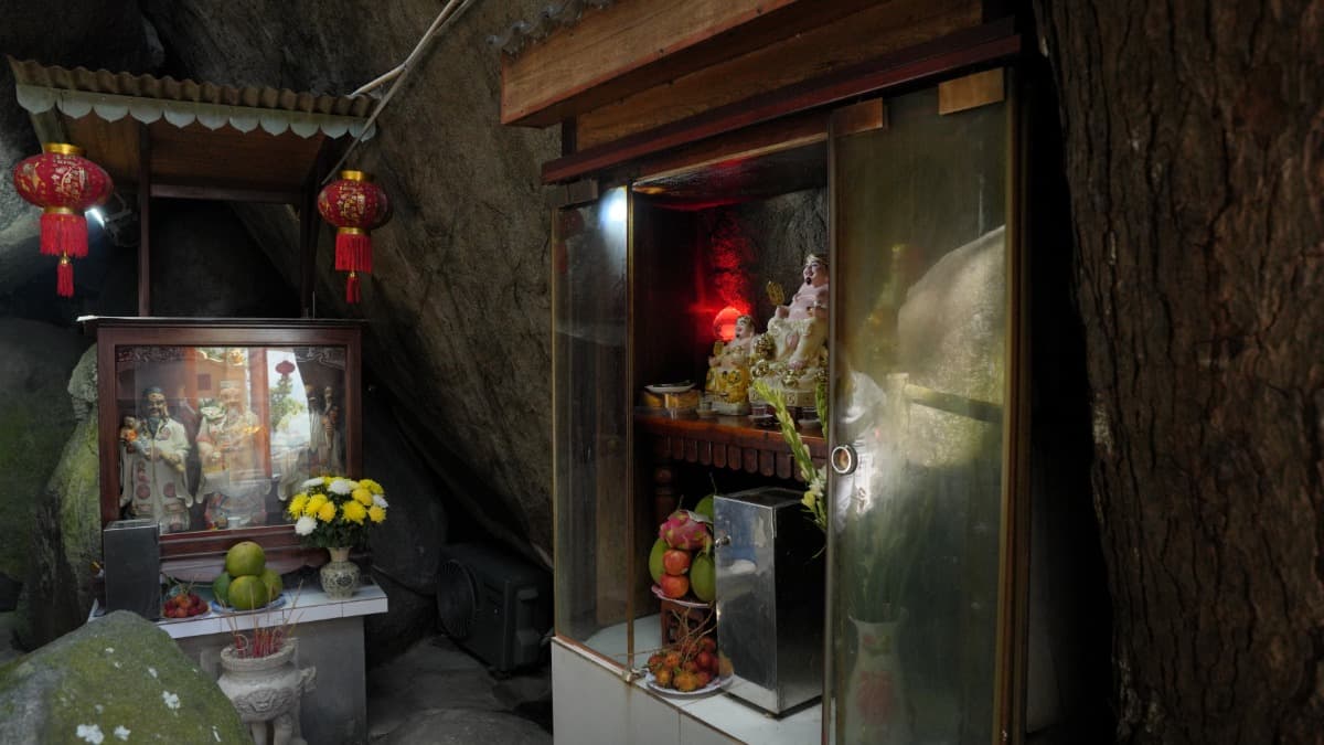 Chùa Hang - Linh Sơn Long Châu Tự