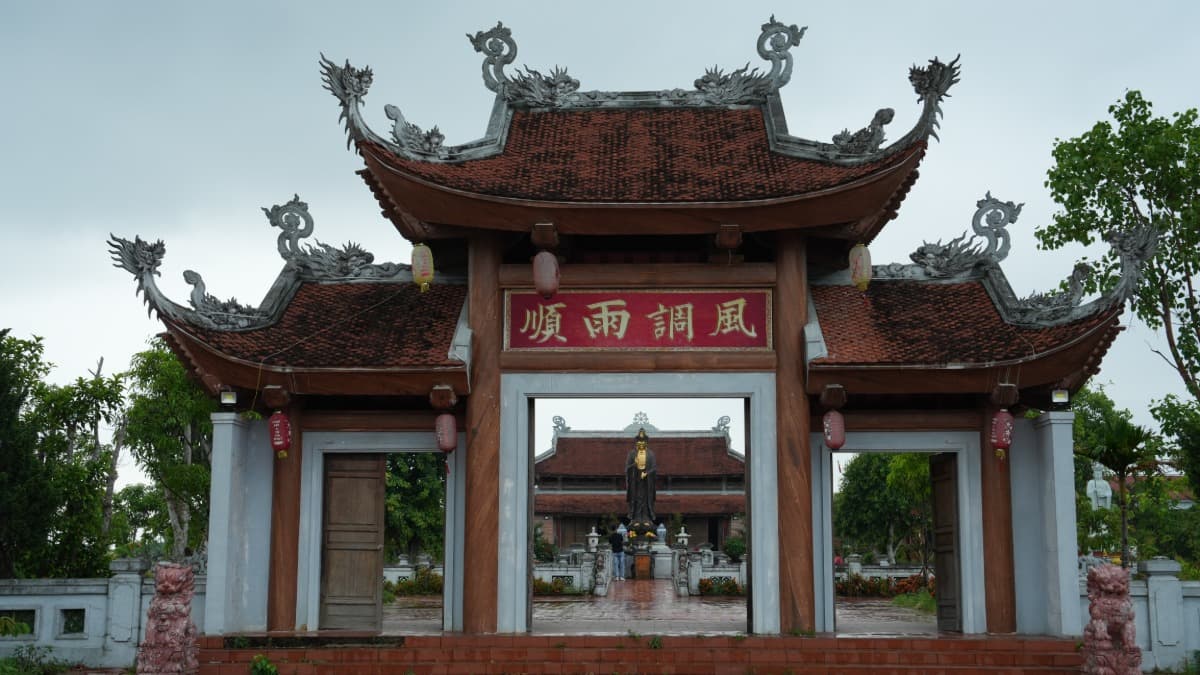 찌에우선 사원 (Chùa Triều Sơn)