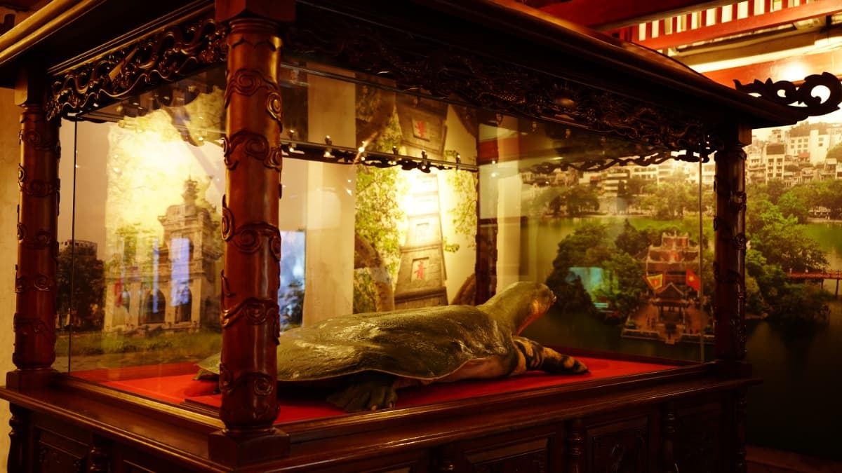 Hồ Hoàn Kiếm (Lago della Spada Restituita) - ảnh địa điểm 6