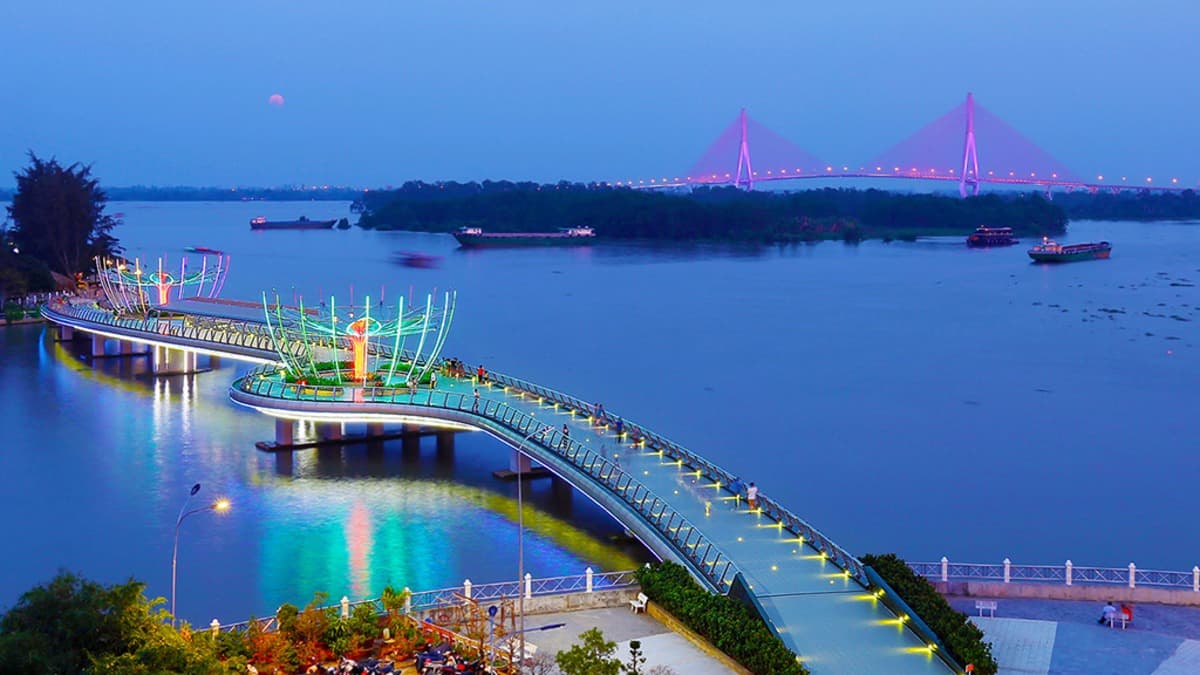 Can Tho Pedestrian Bridge