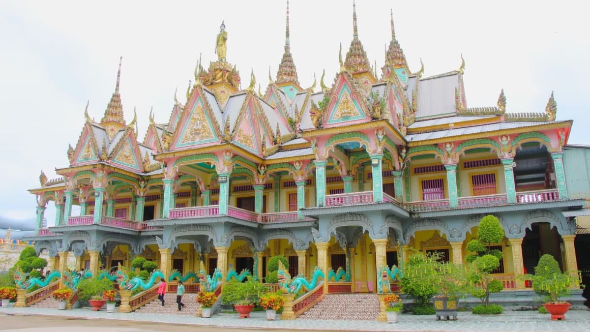 Pagode Wat Pătum Wôngsa Som Rong - ảnh địa điểm 2
