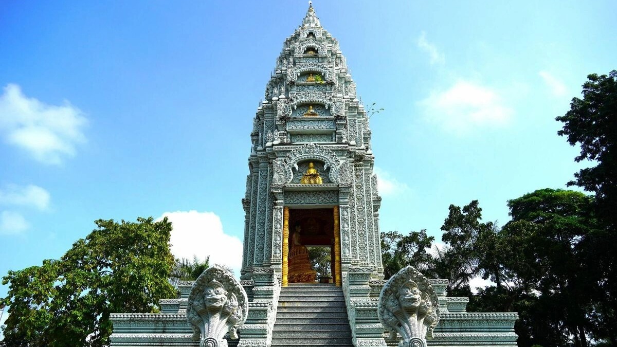 Pagode Wat Pătum Wôngsa Som Rong - ảnh địa điểm 3