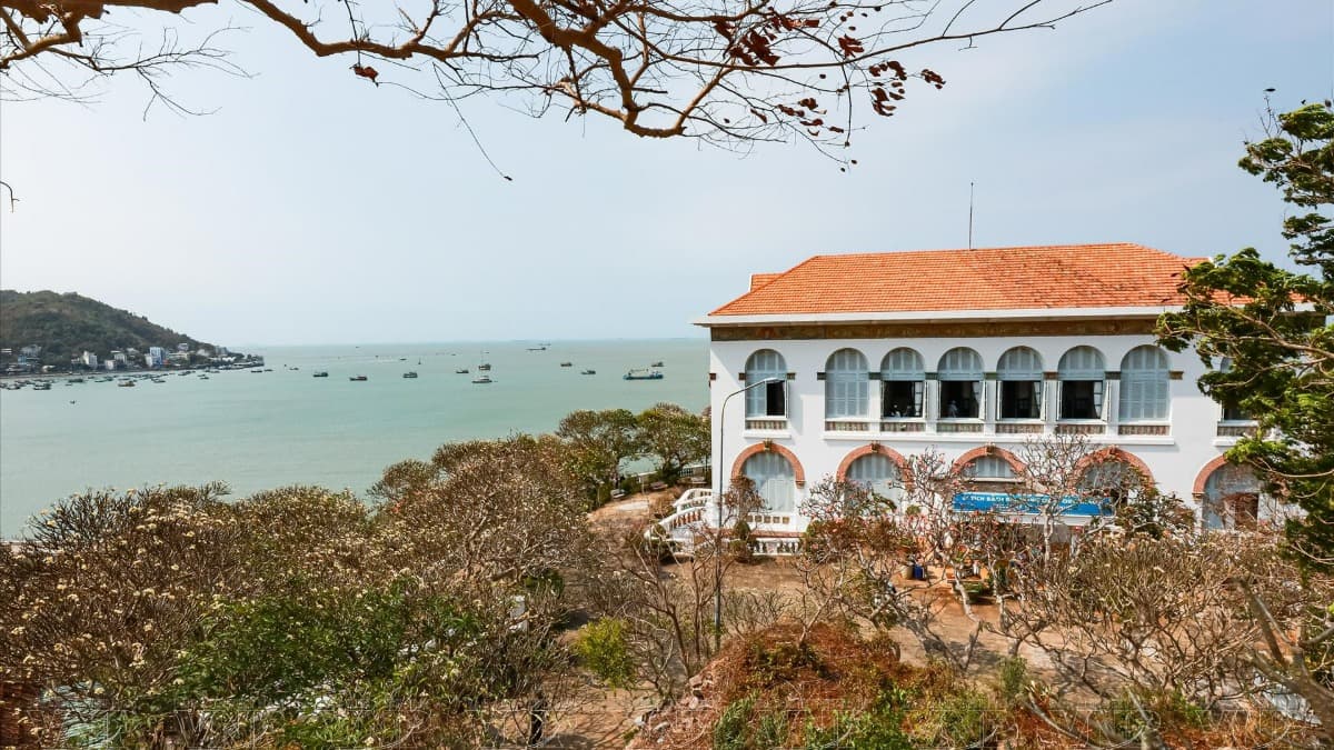 Bạch Dinh (Villa Blanche) - ảnh địa điểm 2