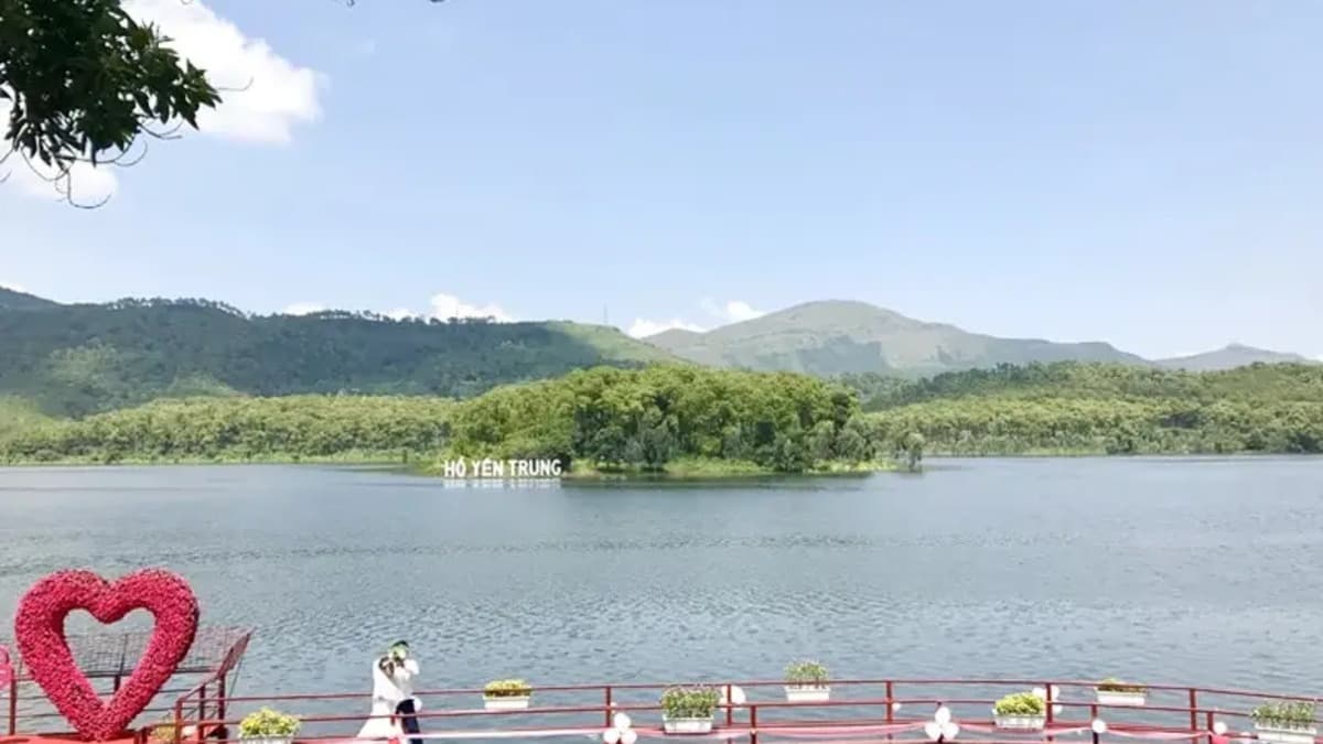 Yen Trung Lake - ảnh địa điểm 2