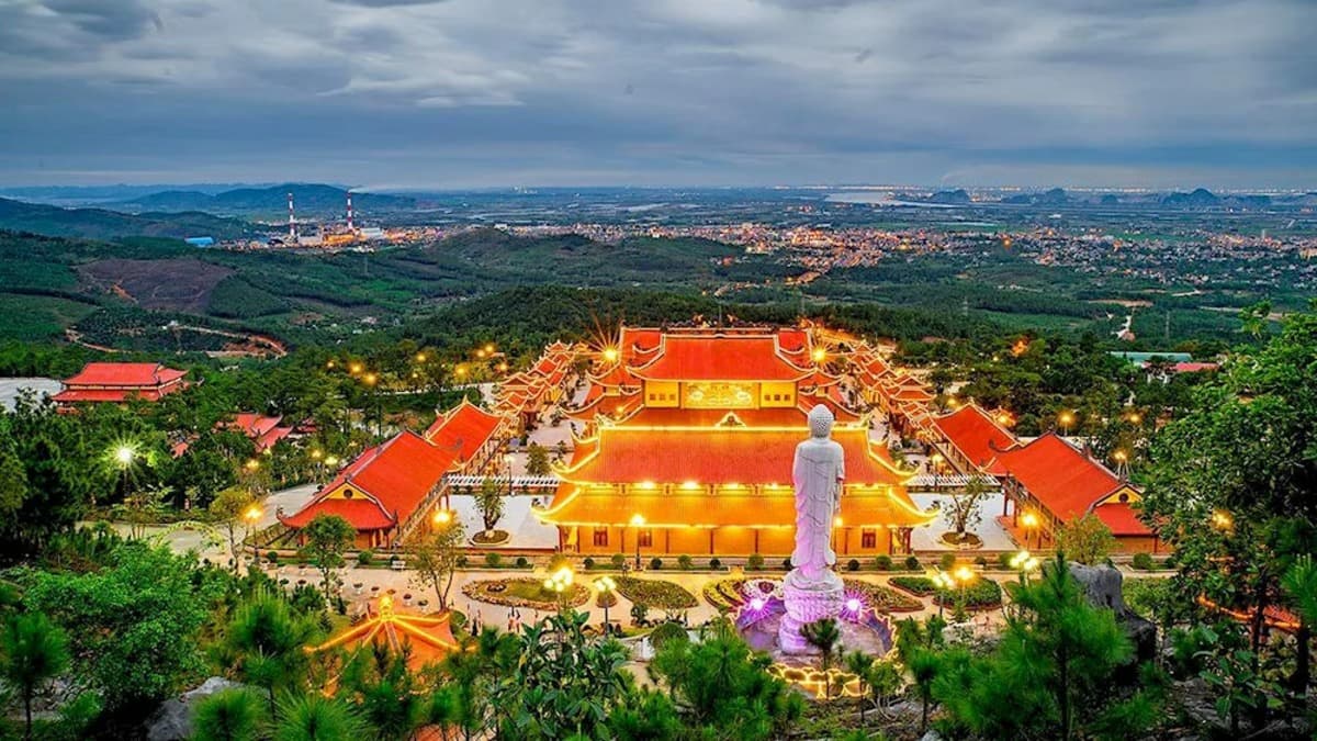 Ba Vang Pagoda