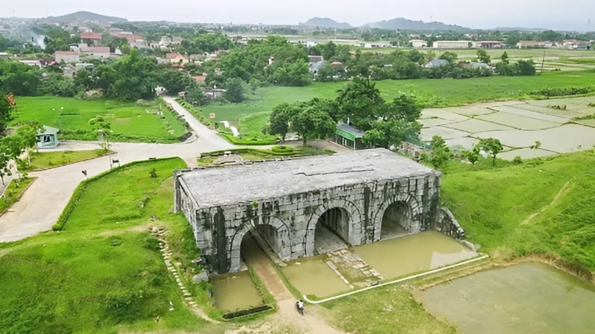 Thành Nhà Hồ