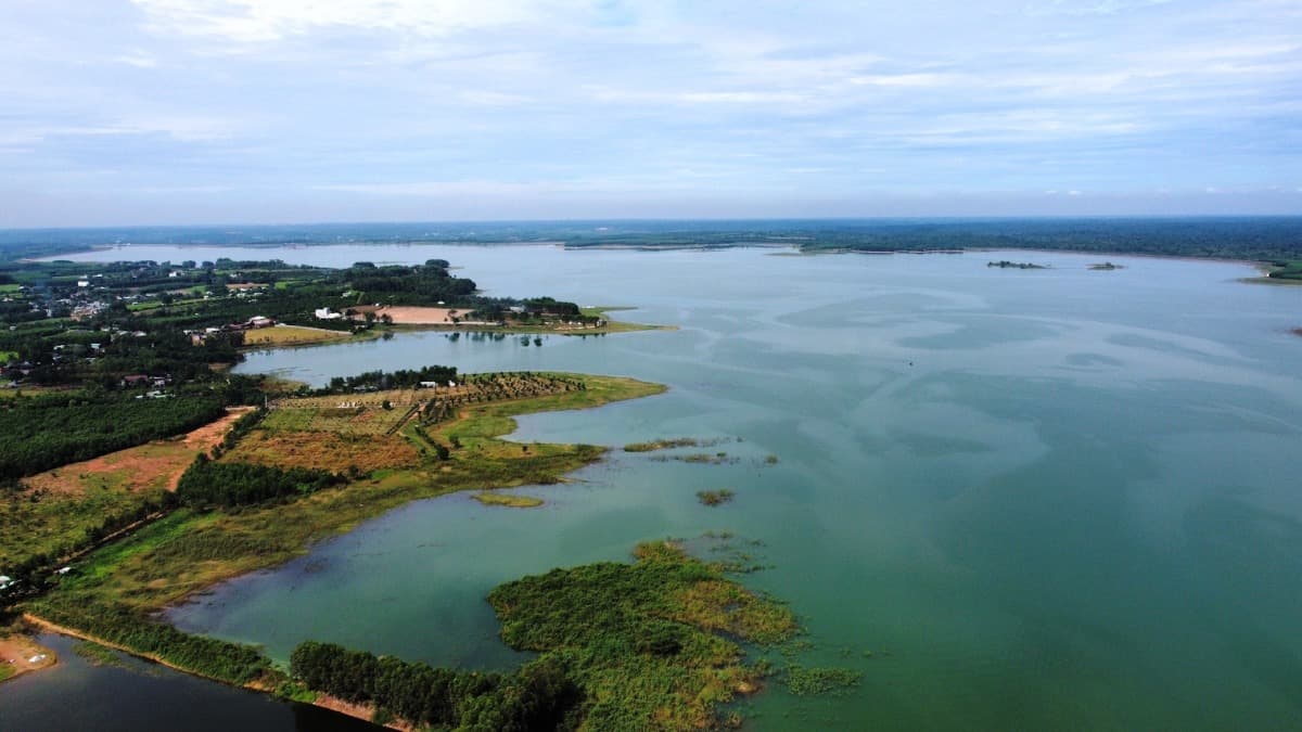 Tri An Lake