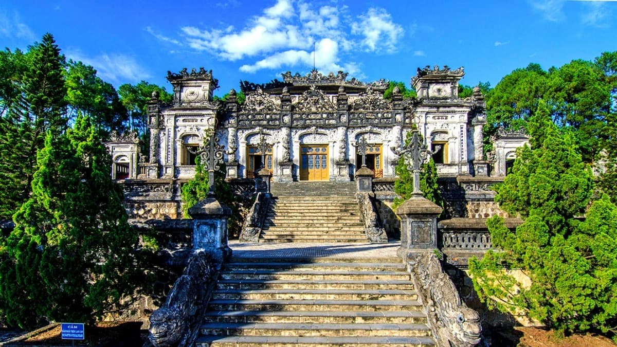 カイディン帝廟(Lăng Khải Định)