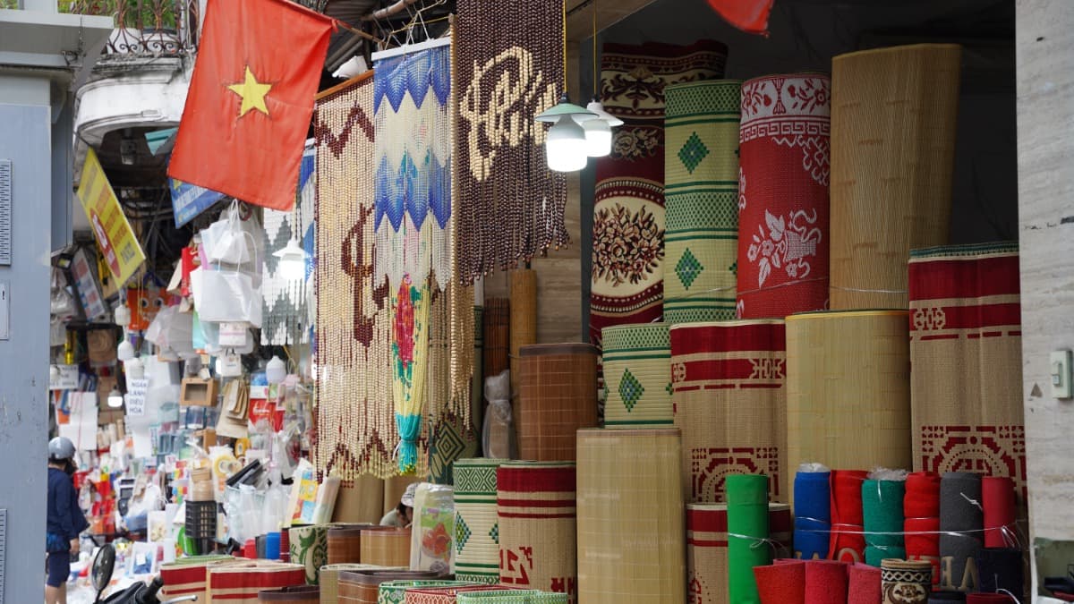 Dong Xuan Market