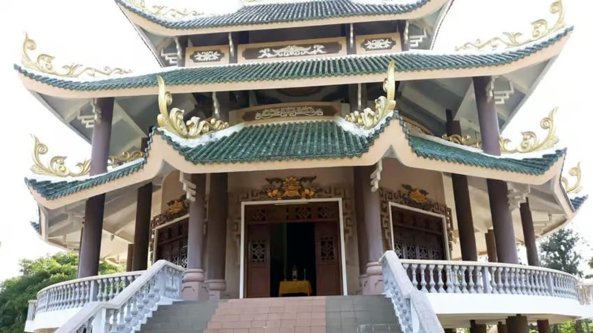 Đền thờ và Khu mộ Danh nhân Nguyễn Đình Chiểu