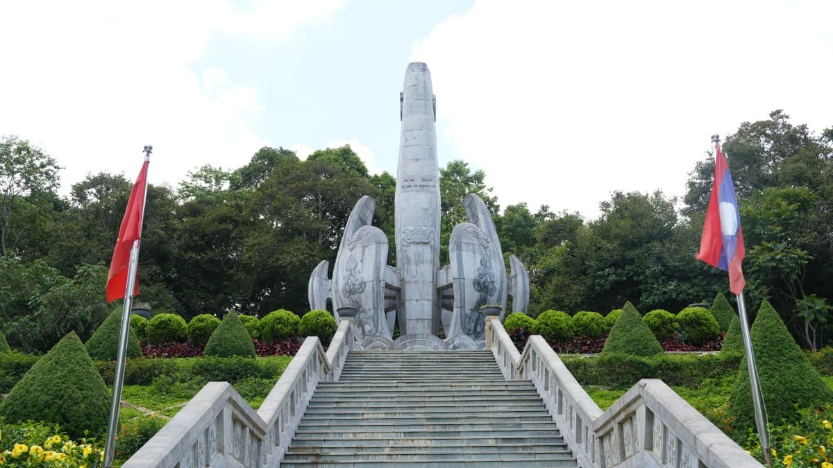Tượng đài Lao Khô