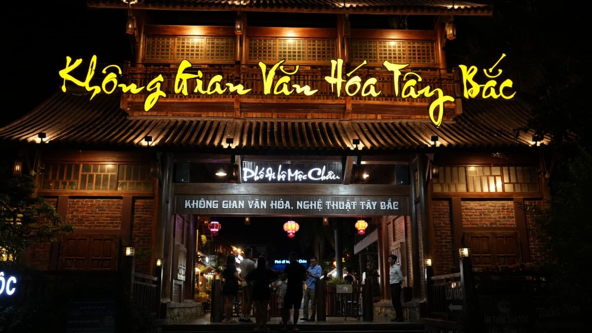 Chợ đêm Mộc Châu