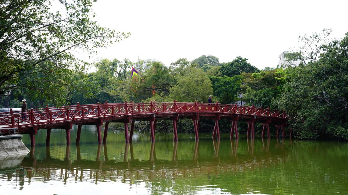 Lac Hoàn Kiếm (Lac de l'Épée restituée)